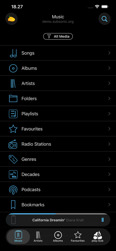 El menú de navegación principal de la aplicación de streaming de música play:Sub que muestra categorías como álbumes y artistas