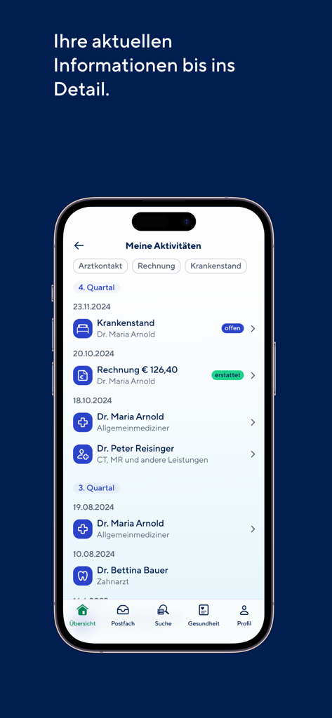 Ein Smartphone zeigt die Meine ÖGK App mit einer detaillierten Liste medizinischer Aktivitäten, Arztbesuchen und Rückerstattungsstatus.