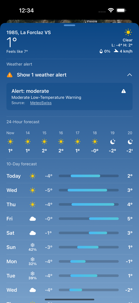 Tap Weather - Tap Weatherアプリのインターフェースに、時間ごとおよび10日間の予報と低温注意が表示されています