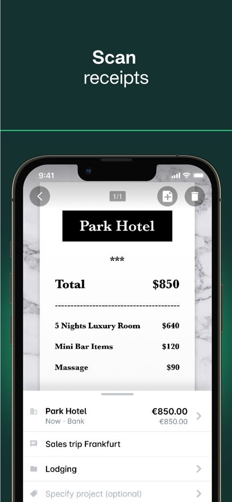 Pantalla de la app móvil Payhawk mostrando un recibo de hotel escaneado para el seguimiento de gastos empresariales