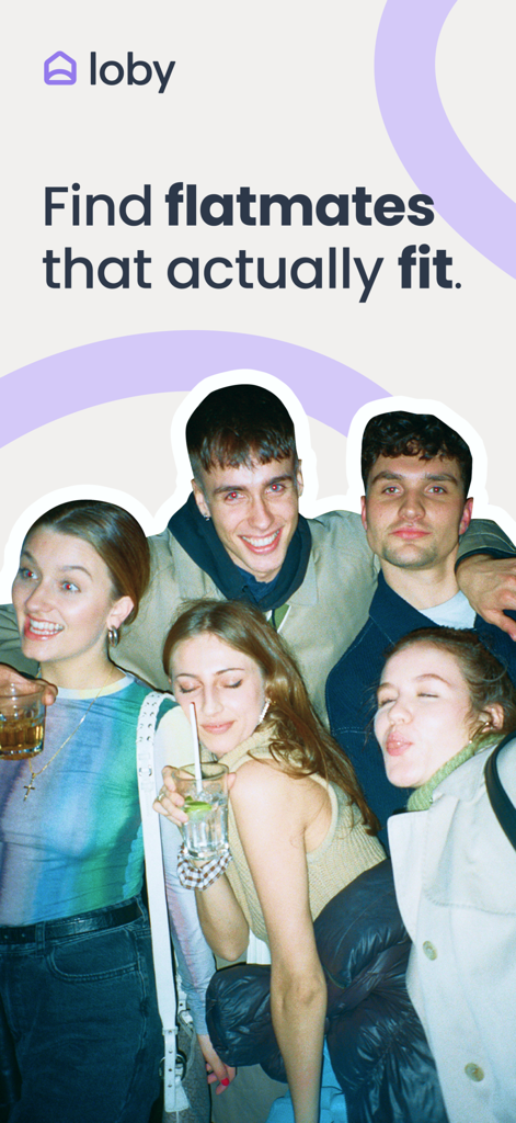 A group of happy university students hanging out together with the headline Find flatmates that actually fit