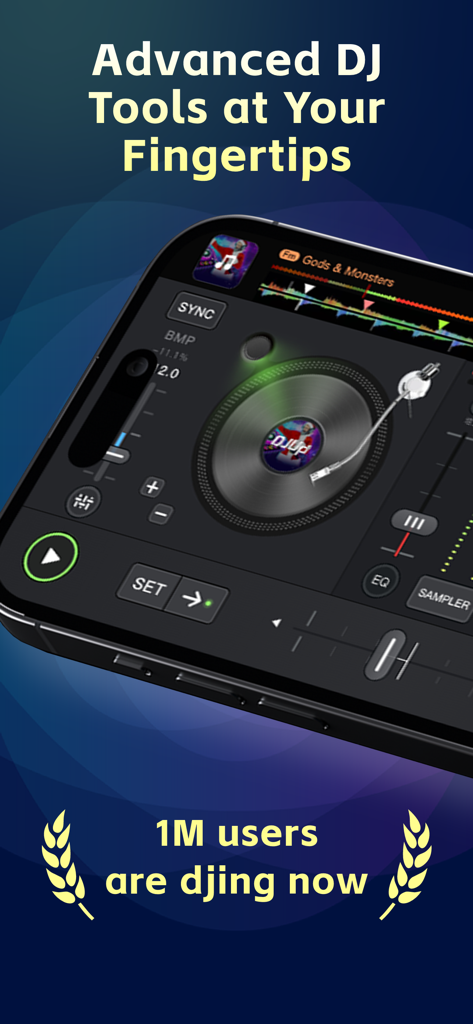 Smartphone zeigt die Benutzeroberfläche der DJing-App mit professionellen Mixing-Tools und einem virtuellen Plattenspieler.