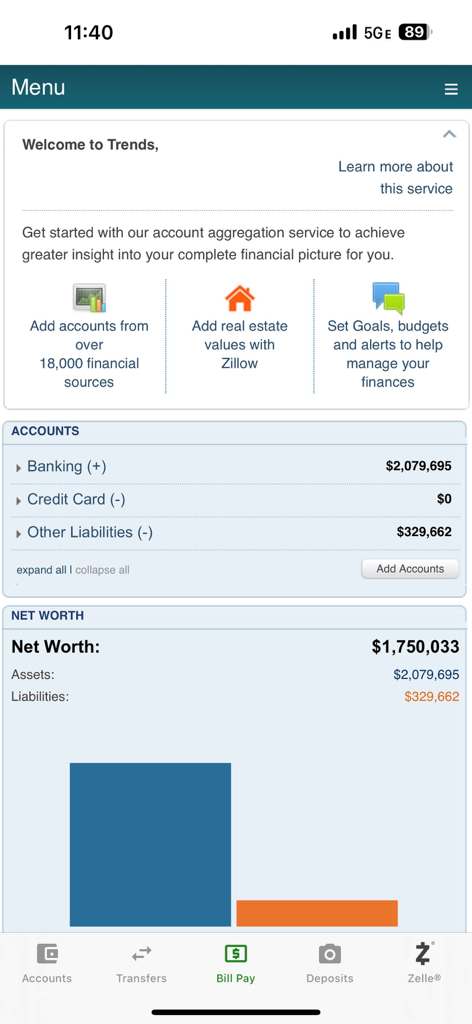 La aplicación móvil Cadence Bank muestra el panel de control de patrimonio neto y resumen de cuentas.