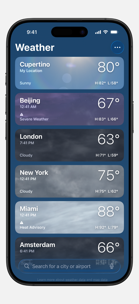 현재 기온과 날씨 상태가 표시된 Apple 날씨 앱의 저장된 도시 목록을 보여주는 iPhone 화면