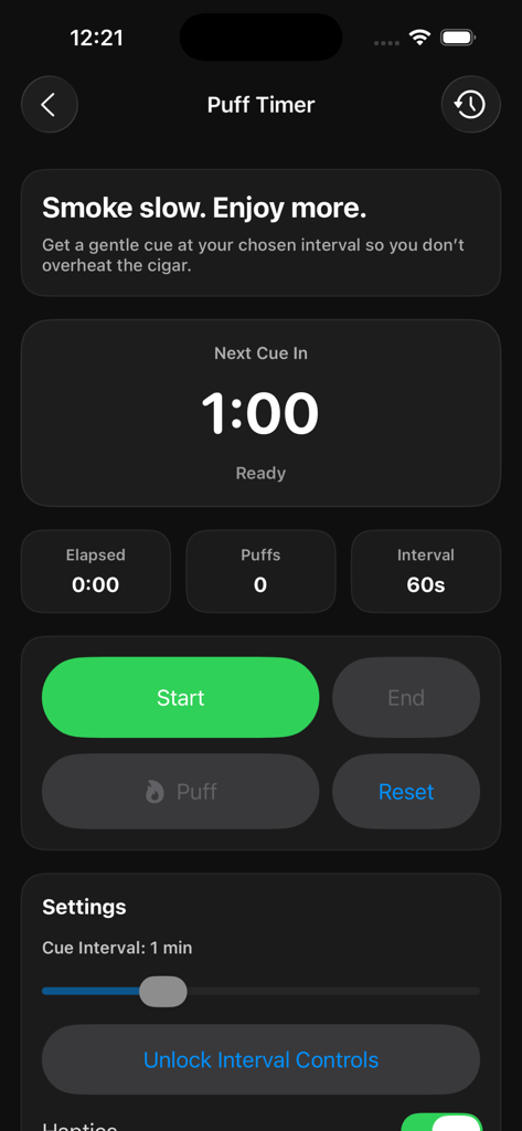 Interfaccia in modalità scura dell'app Humidor Companion con la schermata Puff Timer con un conto alla rovescia e impostazioni degli intervalli.