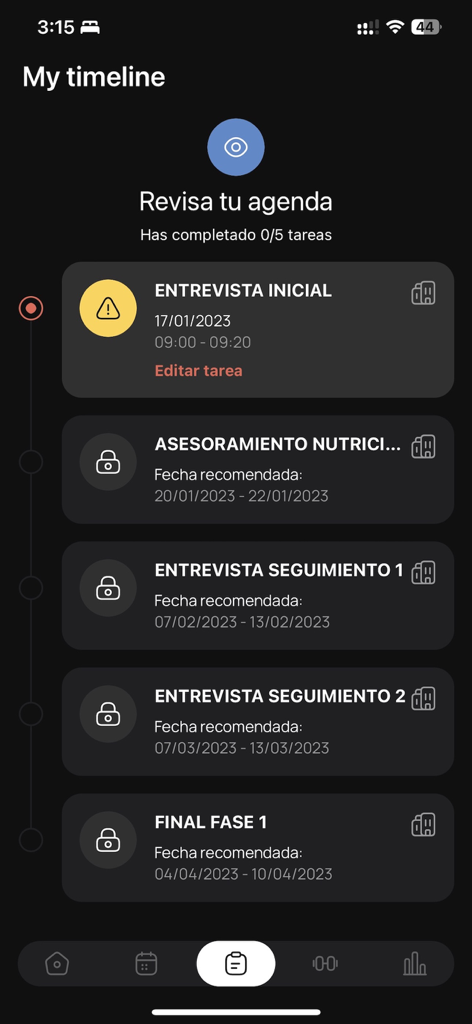 My GO fit - Uma visualização de linha do tempo no aplicativo My GO fit mostrando um cronograma de marcos de fitness personalizados e compromissos futuros.