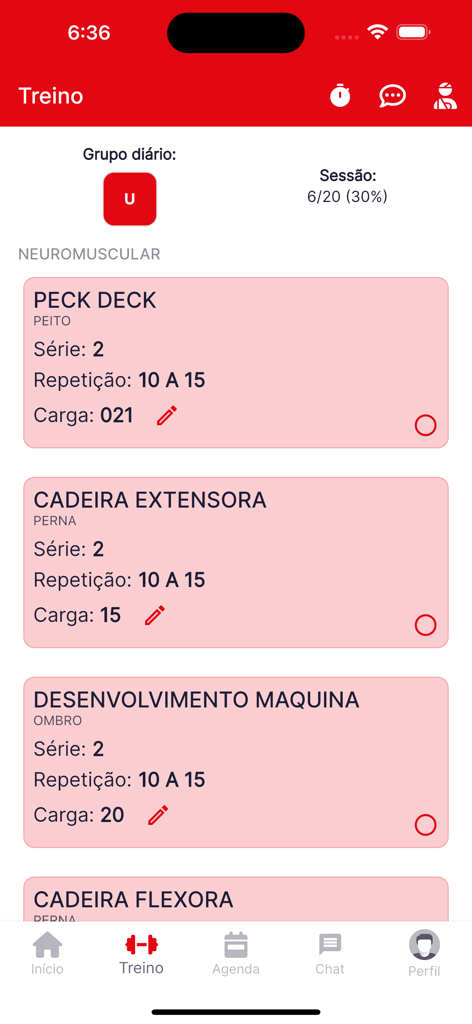 Sesi Academia - Una pantalla de aplicación móvil para Sesi Academia que muestra una rutina de ejercicios diaria con ejercicios específicos como Peck Deck y Leg Extension, incluyendo series, repeticiones y detalles de carga.
