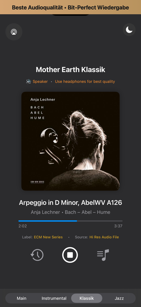 Mother Earth Radio - Mother Earth Radio app interface playing classical music on the Klassik channel with hi-res audio indicators