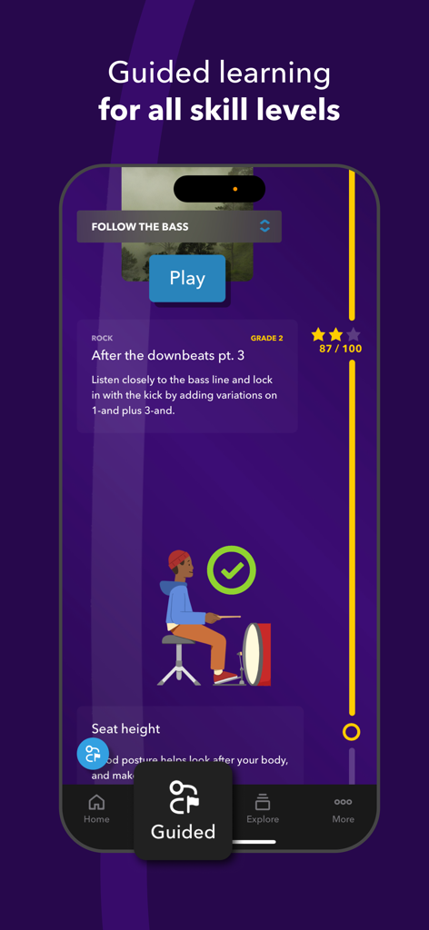 Melodics: Drum Lessons App - Interfaz de aprendizaje guiado de batería que muestra una lección de música rock y consejos de postura para tocar la batería.