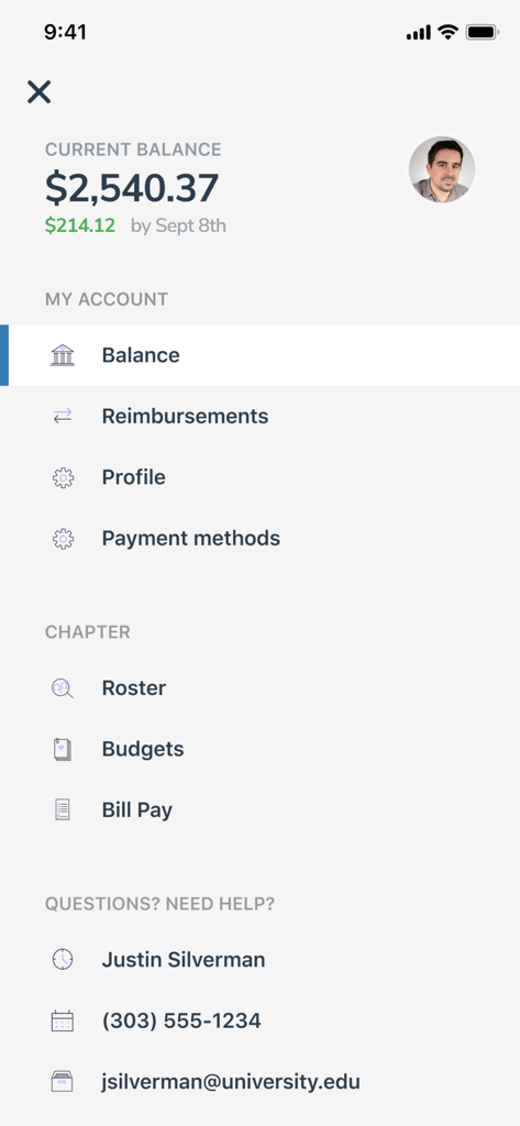 Greek Capital Management - Interfaz del menú de cuenta de la aplicación móvil Greek Capital Management que muestra el saldo de la cuenta y las opciones de gestión del capítulo.