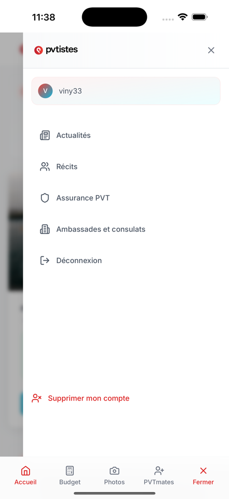 Menu latéral du profil utilisateur dans l'application pvtistes affichant des liens de navigation pour les actualités, les récits et l'assurance visa