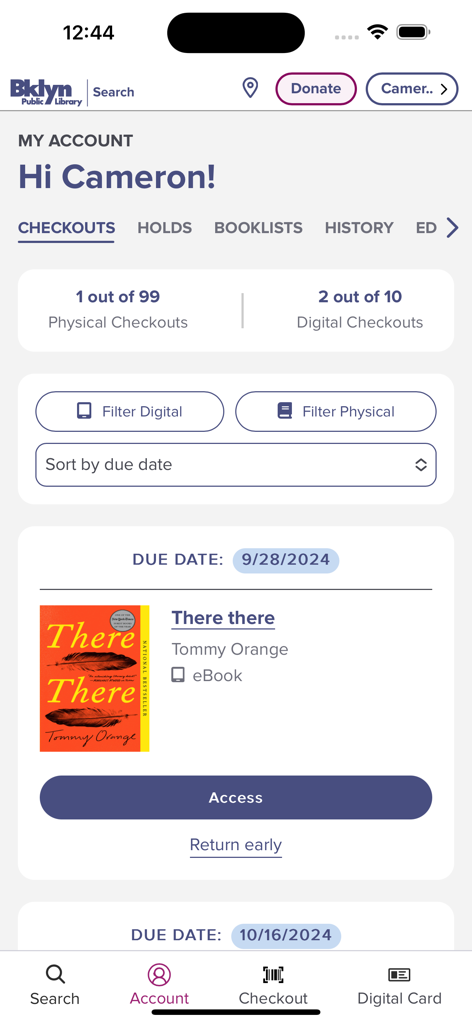 BKLYN Library - Pantalla Mi Cuenta de la aplicación Biblioteca Pública de Brooklyn que muestra préstamos de libros físicos y digitales con un filtro de fecha de vencimiento.
