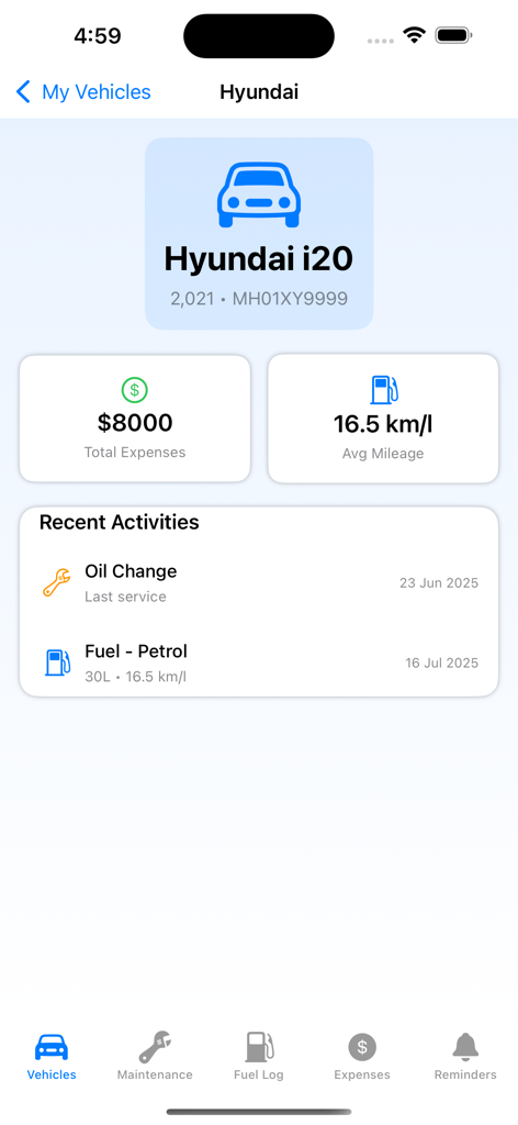 MyCarLog: Vehicle Tracker - Painel do aplicativo MyCarLog mostrando despesas totais e eficiência de combustível para um veículo.