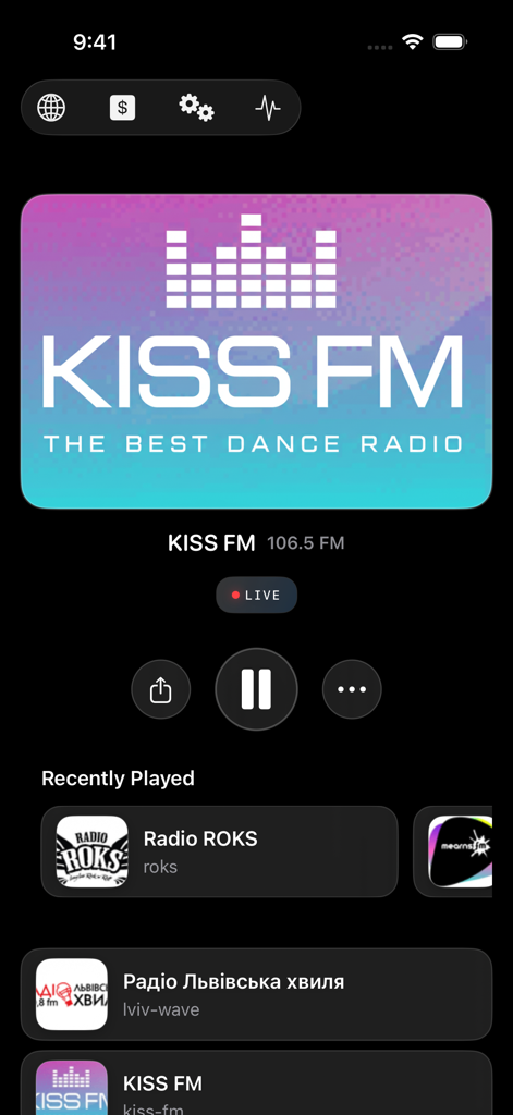 FM Radio - Local City &Country - La interfaz del reproductor de la aplicación Radio FM con una estación en vivo y controles de reproducción