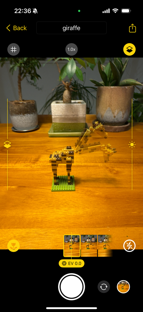 Onion Cam2 - StopMotion camera - Animazione stop-motion di una giraffa LEGO che utilizza l'interfaccia di Onion Cam 2 con overlay di onion skinning.
