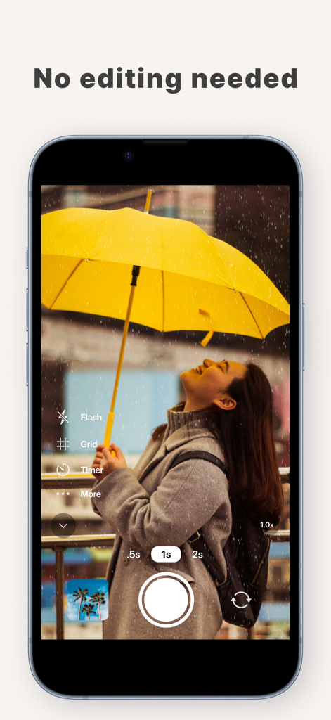 Shardee | Daily vlog camera - 편집이 필요 없다는 텍스트와 함께 노란색 우산을 쓴 여성을 보여주는 Shardee 브이로그 카메라 인터페이스