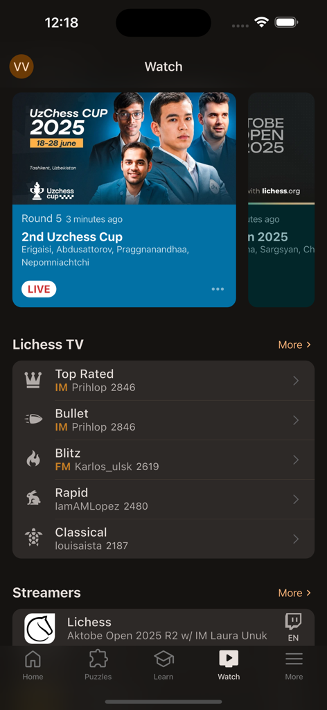 Der Tab "Watch" der Lichess-Mobil-App, der Live-Schachübertragungen und Spielkategorien von Lichess TV zeigt.