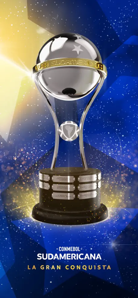 CONMEBOL Sudamericana - El trofeo oficial de la CONMEBOL Sudamericana con el lema La Gran Conquista sobre un fondo azul.