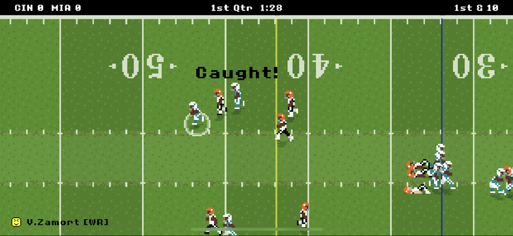 Retro Bowl - レトロボウル ゲームプレイ。パスプレイ中のフットボールフィールドで、8ビットスタイルのピクセル化された選手を示す。