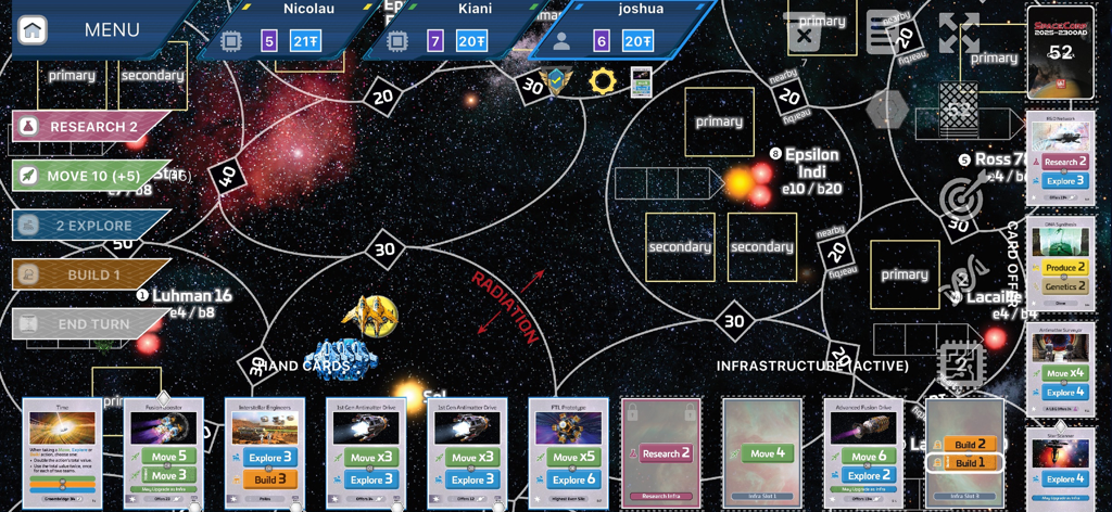 SpaceCorp - SpaceCorpデジタルボードゲームのゲームプレイ画面、星間マップとカードハンドインターフェースを表示