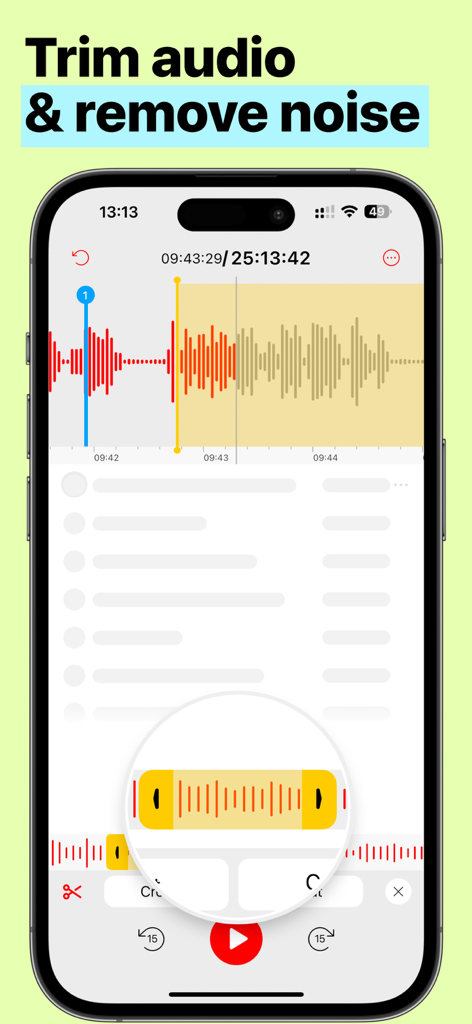 Voice Recorder: Speech-to-Text - Interfaz de la aplicación Voice Recorder que muestra una onda de audio y herramientas para recortar audio y eliminar ruido en un iPhone.