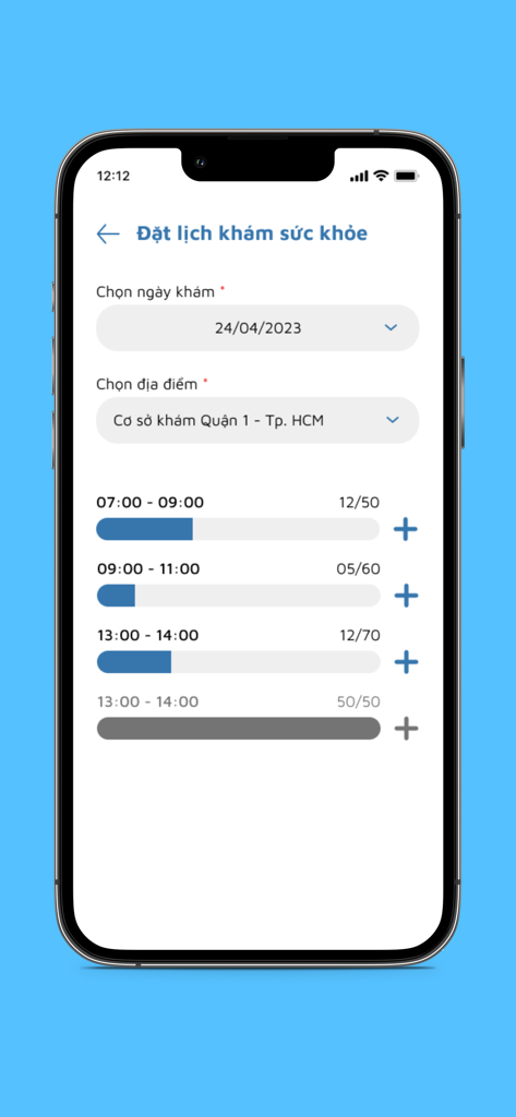 DYM Medical - Screenshot der DYM Medical App, der die Online-Terminbuchung mit verfügbaren Zeitfenstern zeigt.