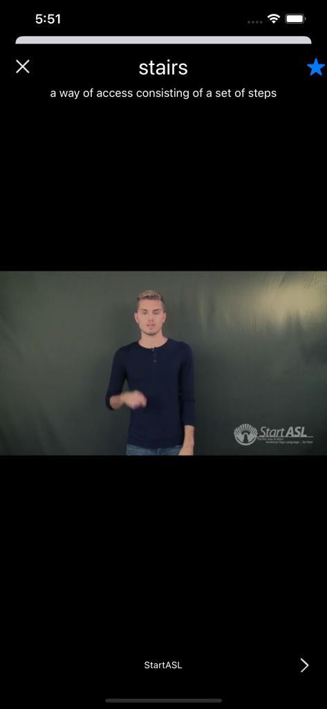 Sign ASL - Tela do aplicativo Sign ASL mostrando uma demonstração em vídeo do sinal para escadas