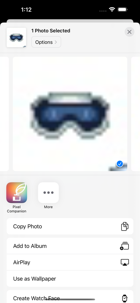 Pixel Companion for Procreate - iOS Share Sheet-Menü mit dem Pixel Companion App-Symbol und einem ausgewählten Pixel-Art-Bild einer Brille