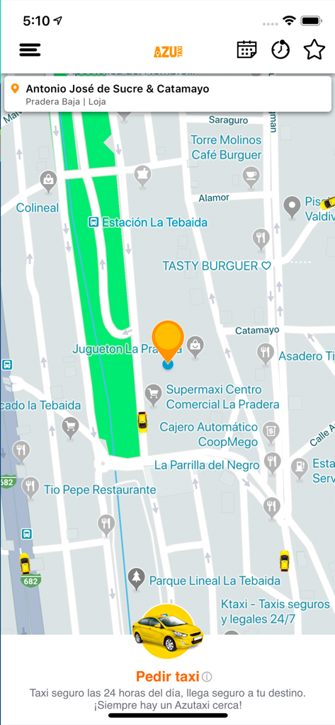 Pantalla de mapa de la aplicación AzuTaxi que muestra taxis cercanos y el botón de solicitud