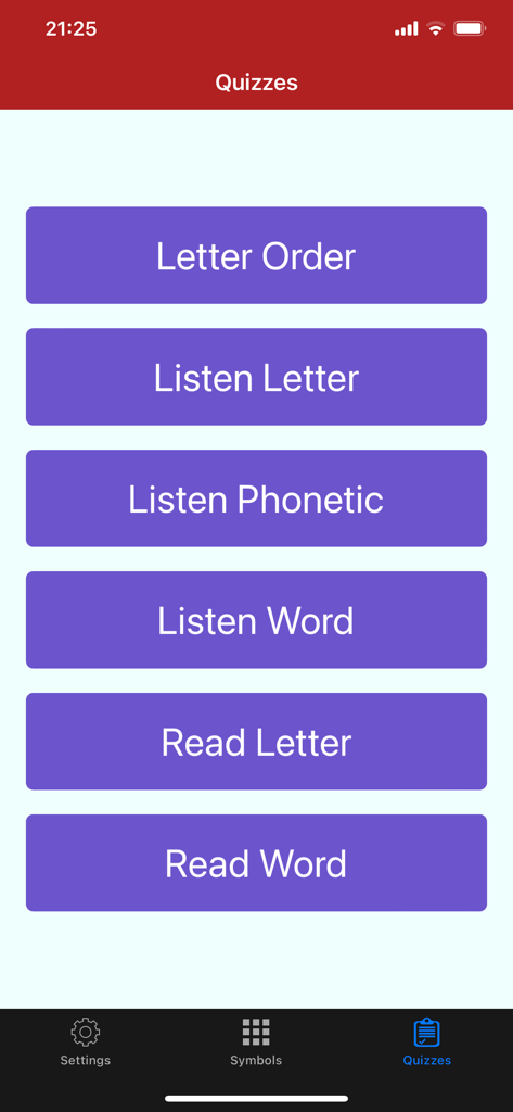 文字の順番、リスニング、読解練習を含むロシア語クイズのメニュー。