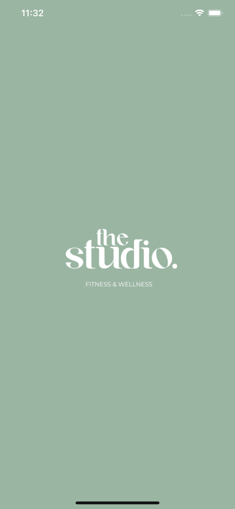 the studio. - Der Startbildschirm der the studio. Fitness- und Wellness-App mit Logo und Text zu Fitness und Wellness auf einem salbeigrünem Hintergrund