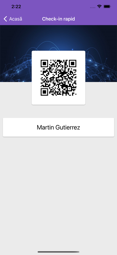 Una pantalla de aplicación móvil que muestra un código QR para un rápido registro en el gimnasio con el título Check-in rapid
