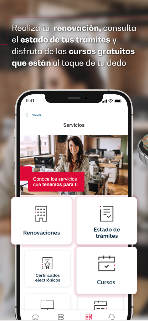 App Móvil CCB - Interfaz de la App Móvil CCB mostrando opciones para renovaciones empresariales y seguimiento de estado