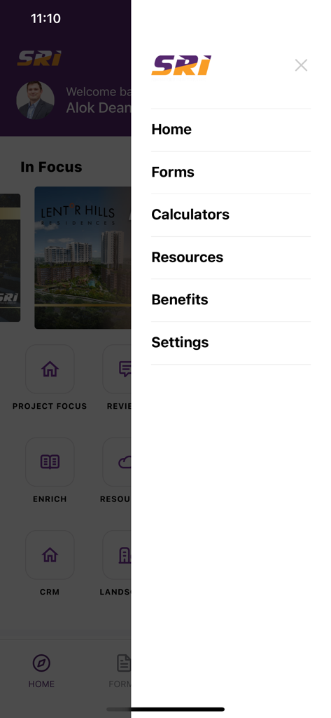 Um menu de navegação lateral no aplicativo móvel One Point mostrando opções para Início, Formulários, Calculadoras, Recursos, Benefícios e Configurações.
