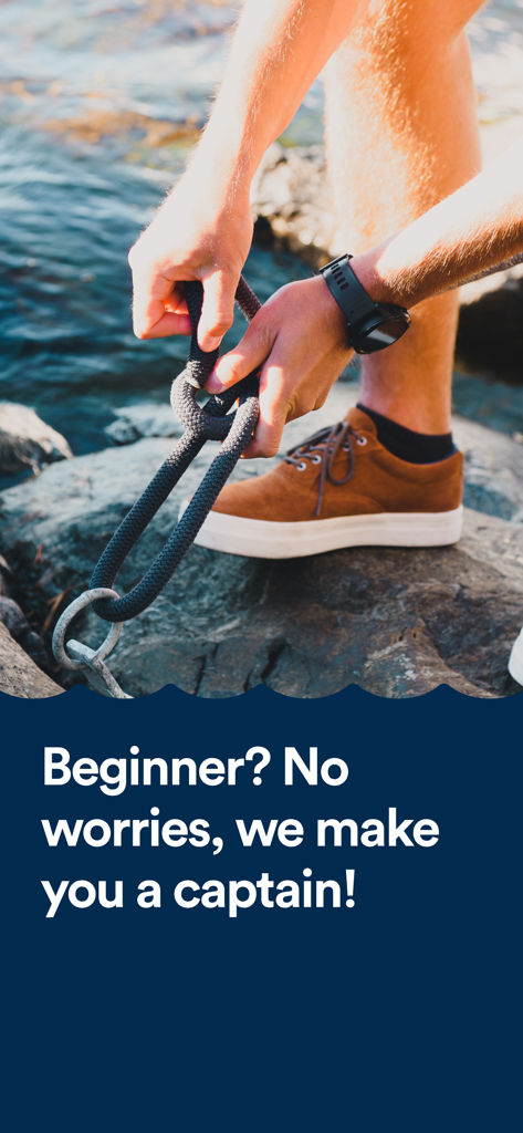 Skipperi - Una persona atando un nudo náutico en un muelle con el texto: ¿Principiante? No te preocupes, te convertimos en capitán.