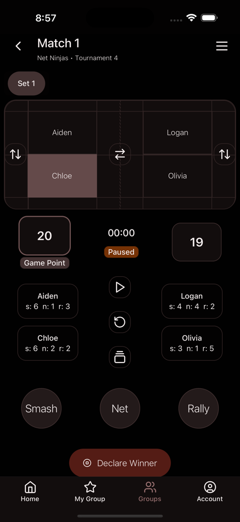 Real-time badminton match score tracking screen with player statistics and court view
