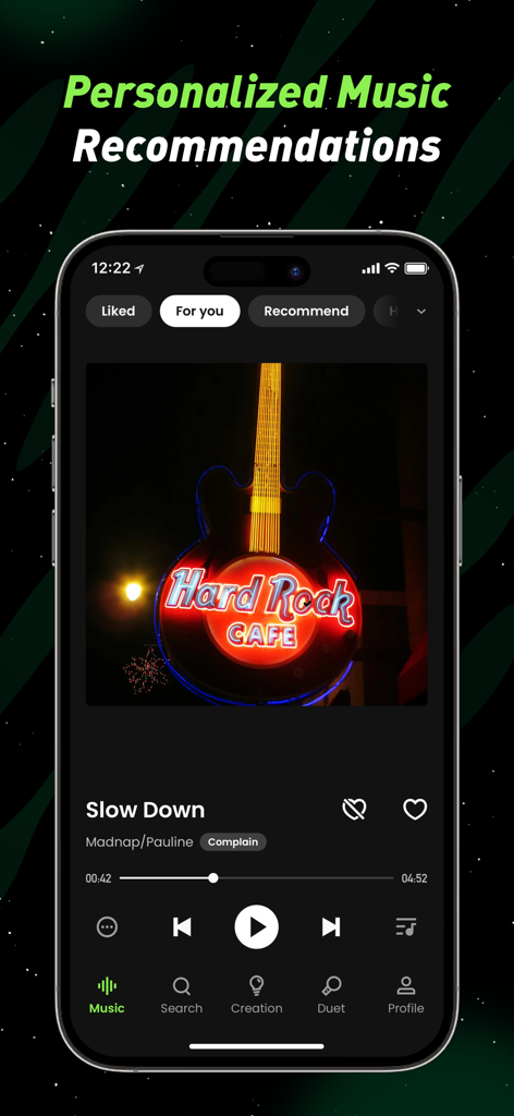 Interfaz de la aplicación Deeptone que muestra recomendaciones de música personalizadas y una pantalla de reproductor de música