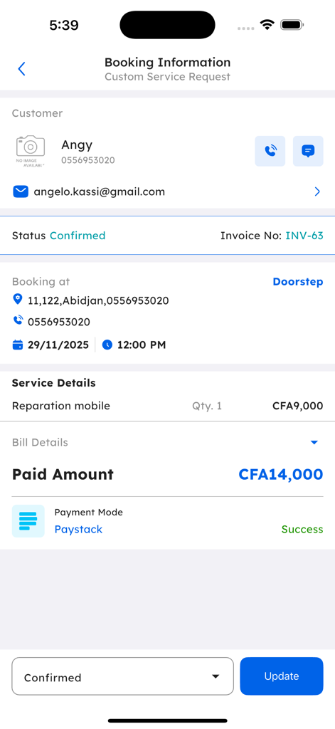 Tasko Pro - Pantalla de la aplicación Tasko Pro que muestra una reserva confirmada para servicio de reparación móvil con información del cliente y estado del pago