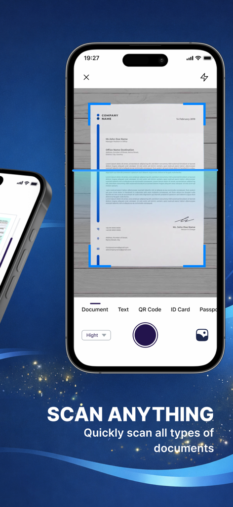 スマートフォン画面に、青いガイドフレームで紙のドキュメントをスキャンしているドキュメントスキャナーアプリのインターフェースが表示されています。