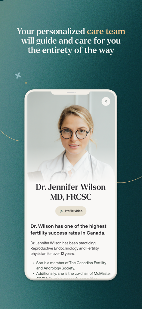 Pantalla de la app móvil mostrando el perfil de un doctor de fertilidad personalizado en la app Pollin