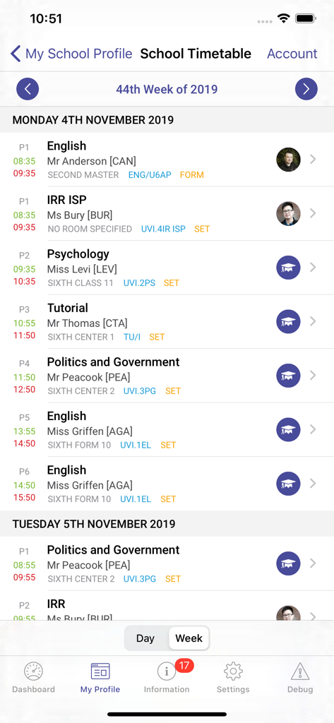 iStudent App - iStudent 앱의 상세한 학교 시간표를 수업 일정 및 교사 이름과 함께 보여주는 스크린샷입니다.