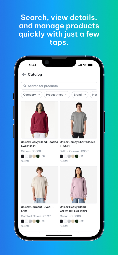 Un'interfaccia mobile dell'app FlashPOD che mostra un catalogo di abbigliamento personalizzabile, incluse felpe e magliette, con funzionalità di ricerca e filtro.