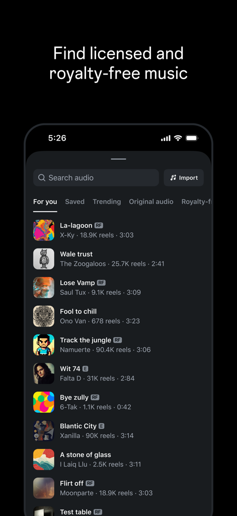 Interface do aplicativo editor de vídeo Edits mostrando uma lista pesquisável de faixas de música gratuitas e licenciadas