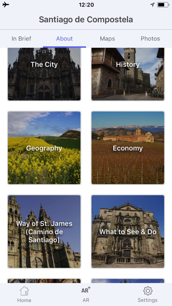 Santiago de Compostela Tourism - Pagina "Informazioni" dell'app turistica di Santiago de Compostela con categorie di viaggio come storia e Cammino di Santiago.