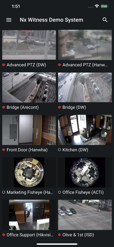 Vista de cuadrícula de la aplicación Nx Witness Mobile mostrando múltiples transmisiones de cámaras de seguridad IP