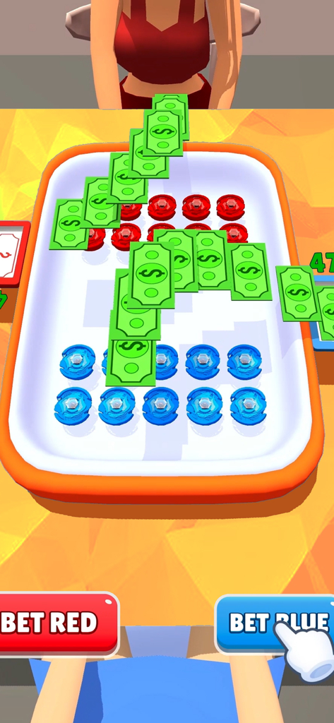 Spinner Merge - Schermata di gioco di Spinner Merge che mostra un'interfaccia di scommesse tra squadre di spinner rosse e blu con pile di denaro