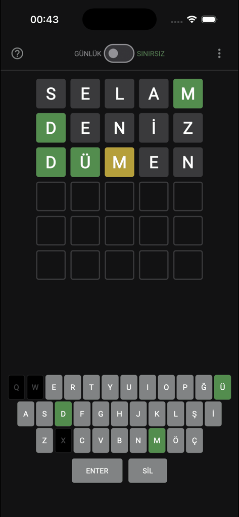 Türkle – Türkçe Wordle - Écran de jeu de l'application Turkle montrant des suppositions de mots turcs dans une grille de cinq lettres.