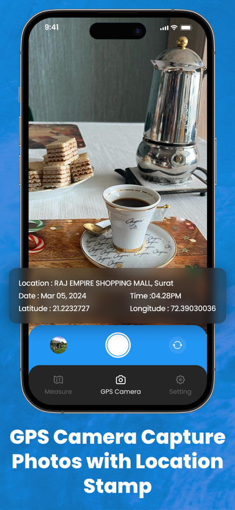Recurso de câmera GPS em um aplicativo de levantamento de terras mostrando uma foto com data, hora e coordenadas de localização