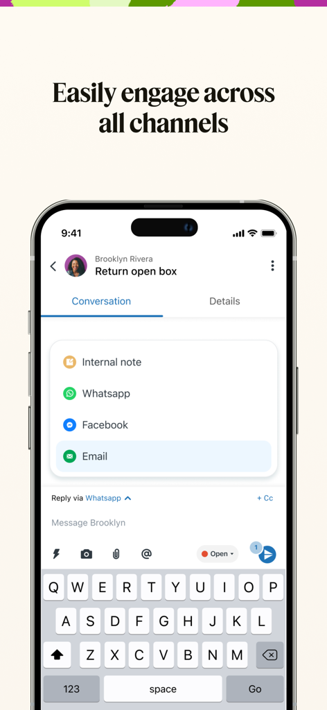 App móvel Zendesk Support exibindo vários canais de suporte, como WhatsApp e Facebook, para engajamento do cliente