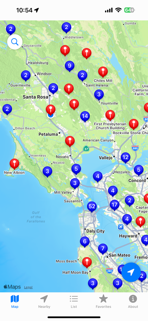 California State Landmarks - 캘리포니아 전역의 역사 랜드마크 위치를 빨간색 핀과 번호가 매겨진 파란색 클러스터로 표시하는 대화형 지도